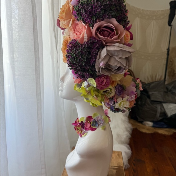 Floral Headpiece / Crown - Picture 2 of 6